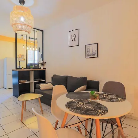 Le Faubourg - Terrasse Centre Equipee