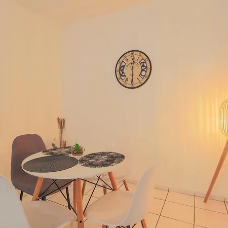 Le Faubourg - Terrasse Centre Equipee *